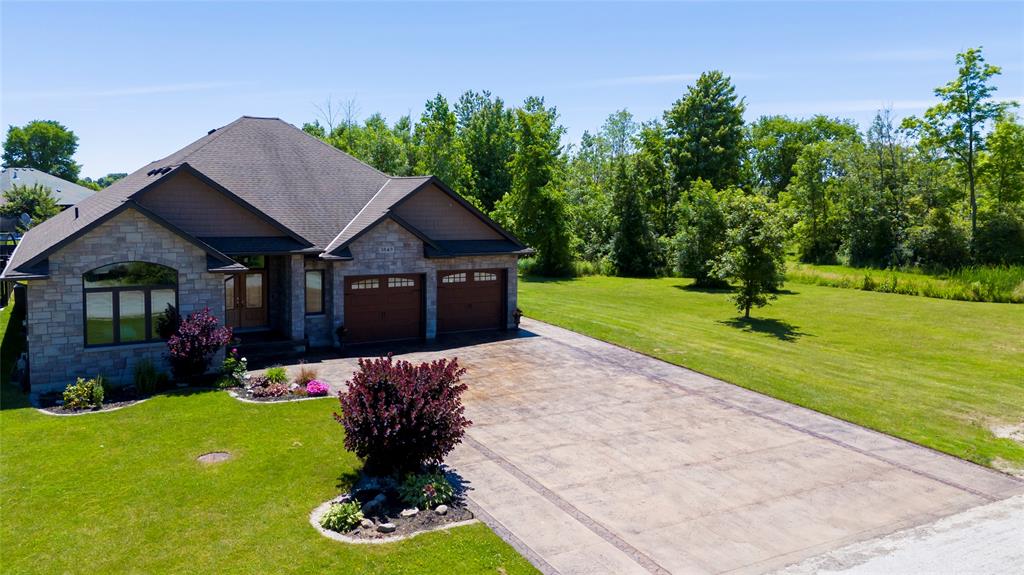 3849 FERNE Avenue, Plympton-Wyoming, Ontario, Canada photo 2