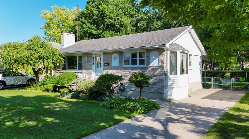 875 KEMSLEY Drive, Sarnia, Ontario, Canada photo 1
