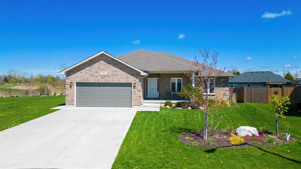 300 SUNSET Court, Petrolia Ontario, Canada