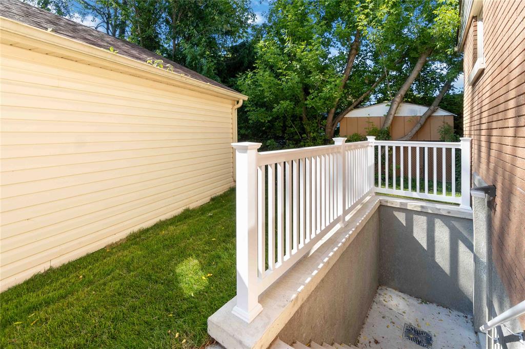 67 MINTO Street Unit# LOWER, Sarnia, Ontario, Canada photo 2
