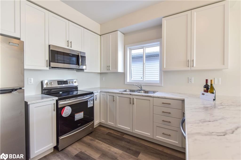 47 LEANNE'S Way, Orillia, Ontario, Canada