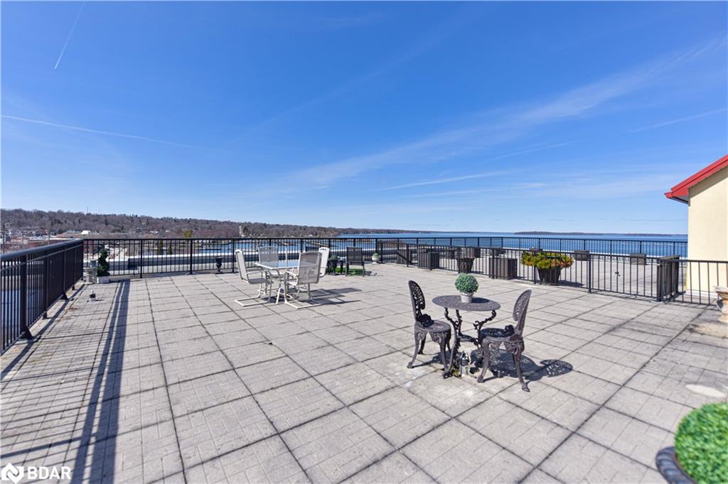 140 CEDAR ISLAND Road Unit# 401, Orillia, Ontario, Canada