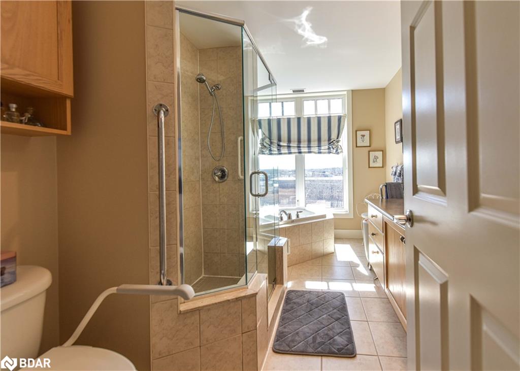 140 CEDAR ISLAND Road Unit# 401, Orillia, Ontario, Canada
