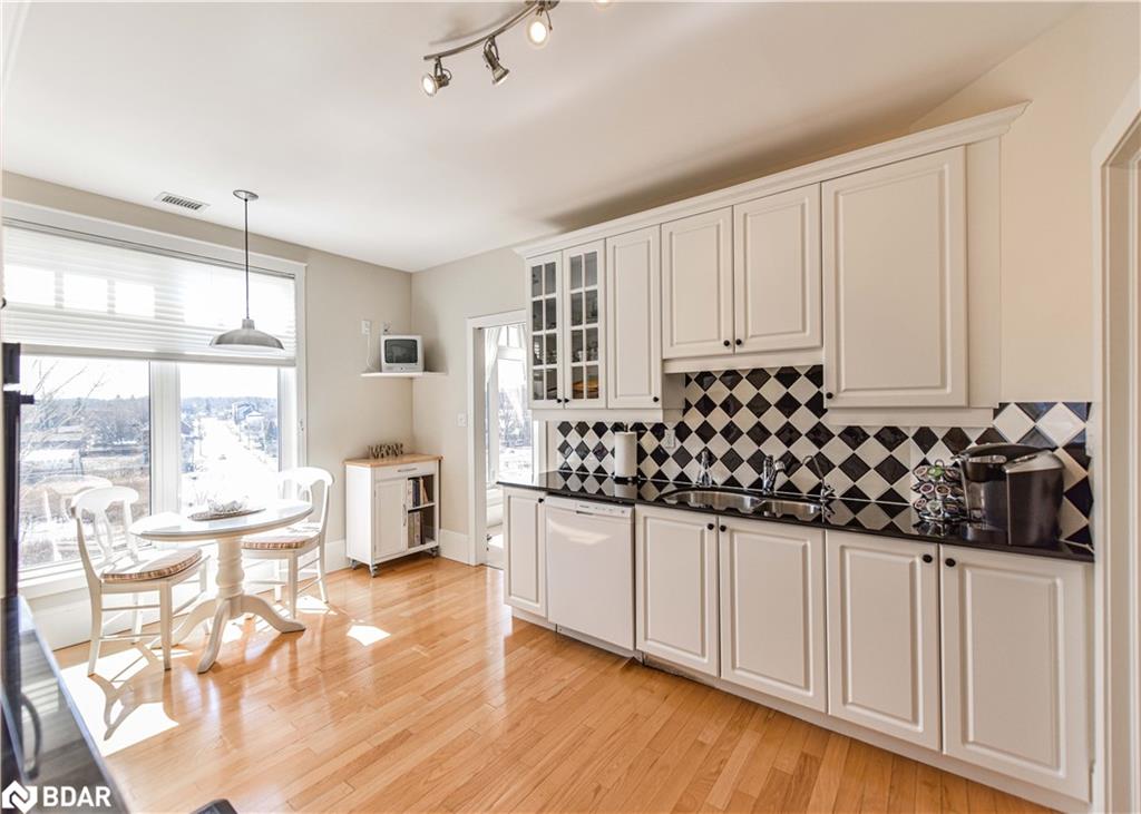 140 CEDAR ISLAND Road Unit# 401, Orillia, Ontario, Canada