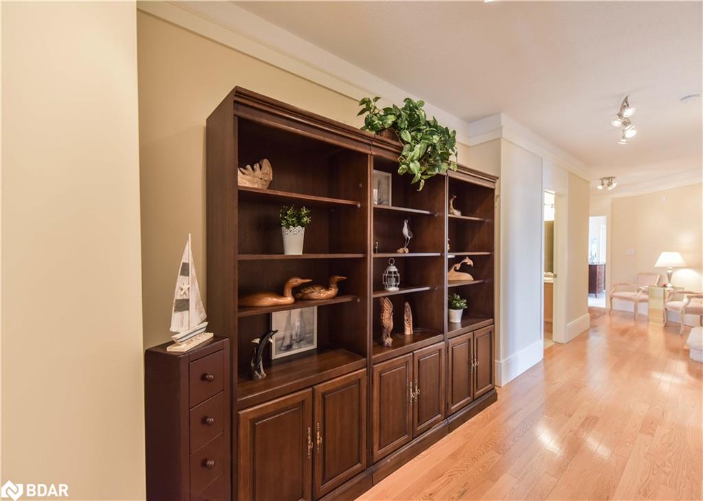 140 CEDAR ISLAND Road Unit# 401, Orillia, Ontario, Canada