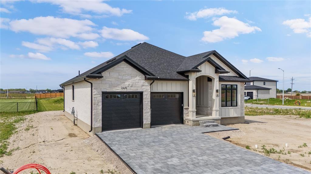 269 BASQUIAT Crescent, Sarnia, Ontario, Canada