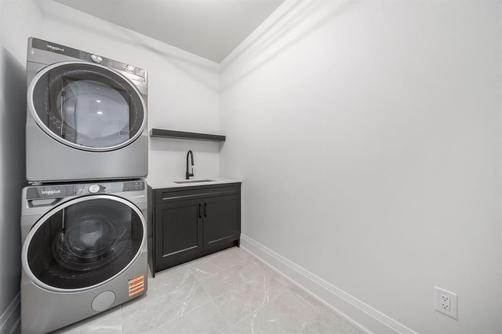 269 BASQUIAT Crescent, Sarnia, Ontario, Canada