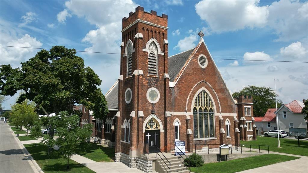 332 DEVINE Street, Sarnia Ontario, Canada