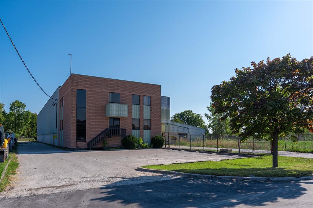 1330 Plank Road, Sarnia Ontario, Canada