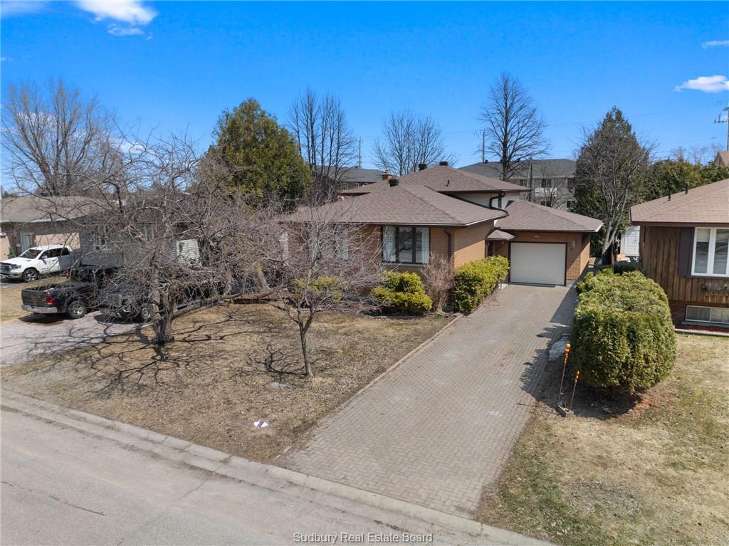 734 William Avenue, Sudbury, Ontario, Canada