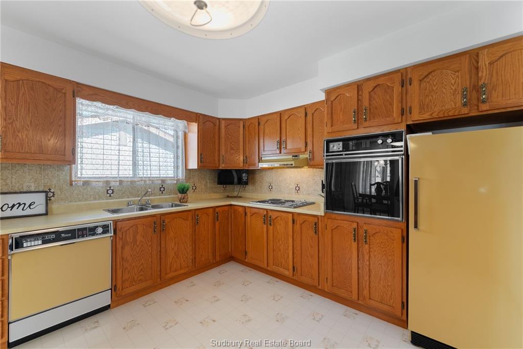 734 William Avenue, Sudbury, Ontario, Canada