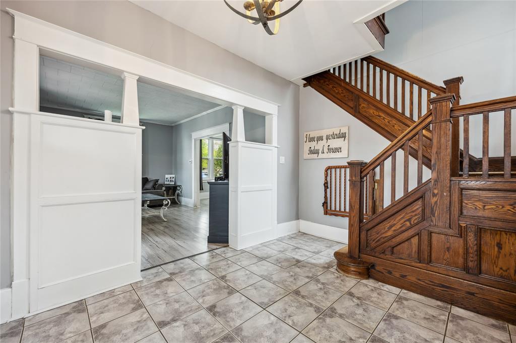 613 BROADWAY Street, Plympton-Wyoming, Ontario, Canada