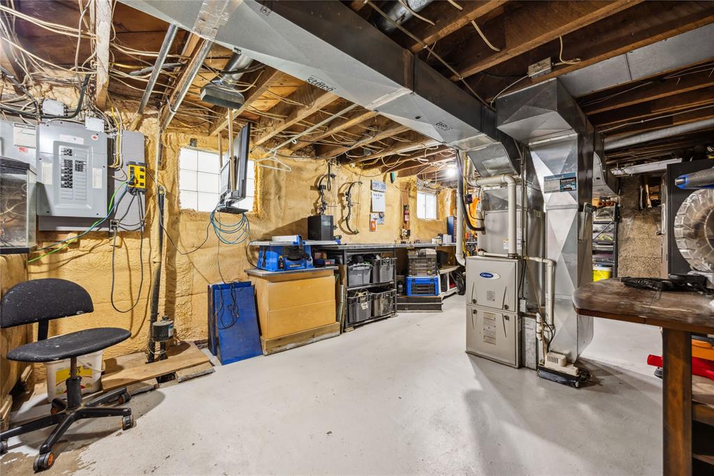 613 BROADWAY Street, Plympton-Wyoming, Ontario, Canada