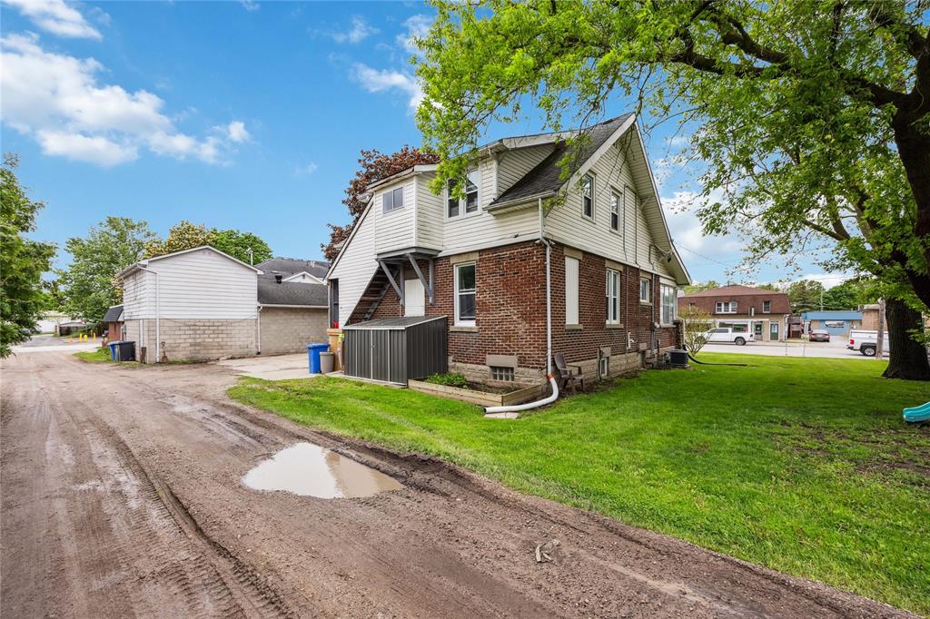 613 BROADWAY Street, Plympton-Wyoming, Ontario, Canada