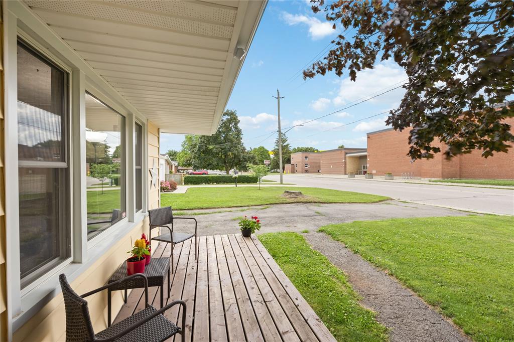 298 LORNE Avenue, Wallaceburg, Ontario, Canada photo 4