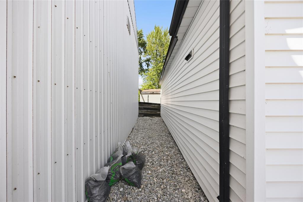 26 MONK Street, Point Edward, Ontario, Canada photo 18