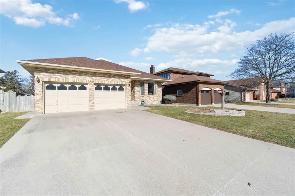 1286 ERROL Road East, Sarnia, Ontario, Canada
