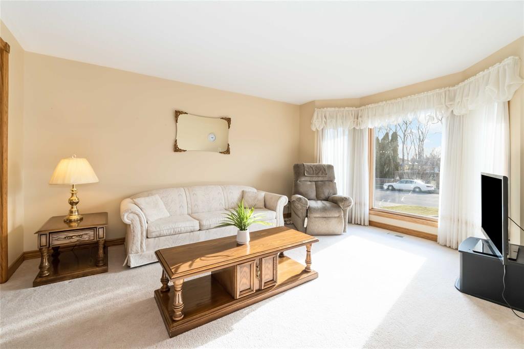 1286 ERROL Road East, Sarnia, Ontario, Canada