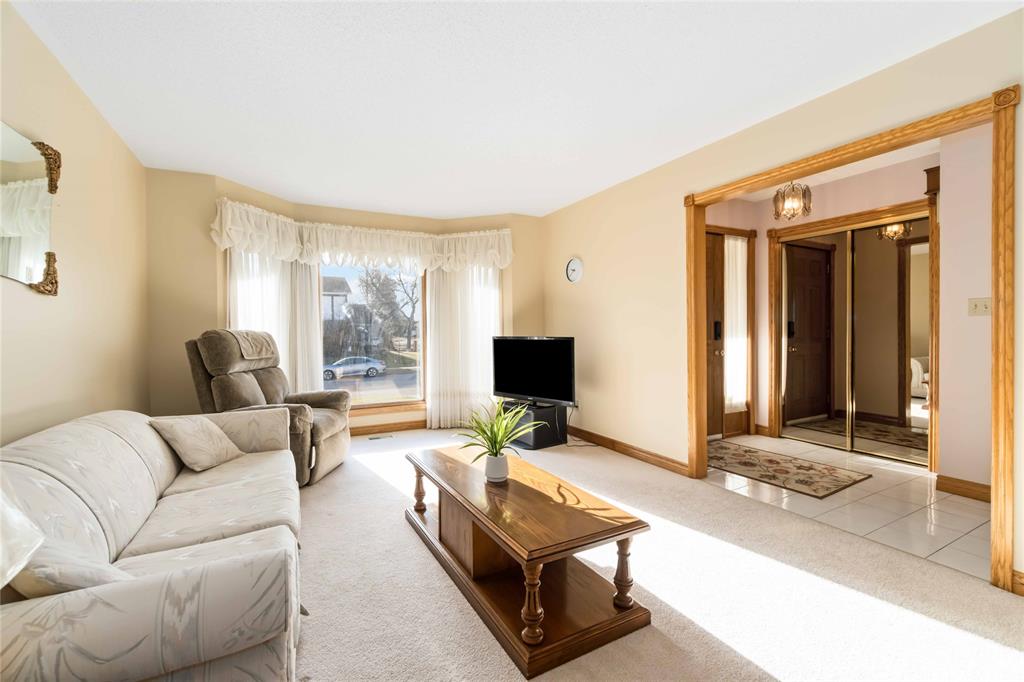 1286 ERROL Road East, Sarnia, Ontario, Canada