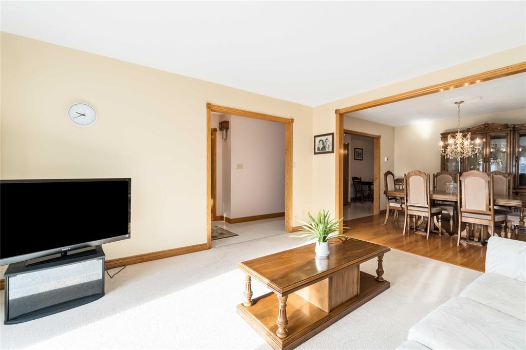 1286 ERROL Road East, Sarnia, Ontario, Canada