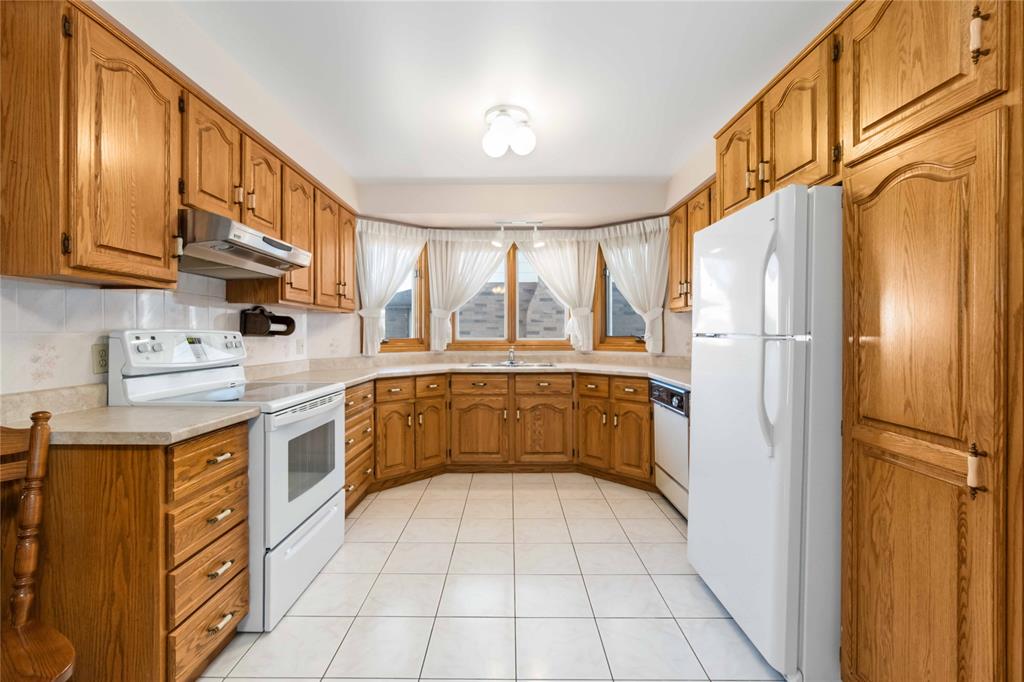 1286 ERROL Road East, Sarnia, Ontario, Canada