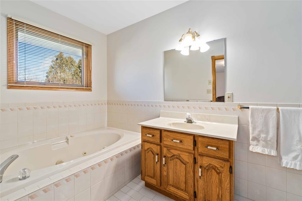 1286 ERROL Road East, Sarnia, Ontario, Canada