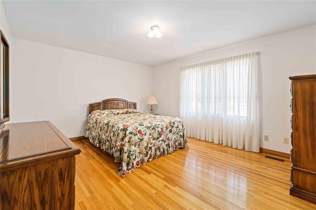 1286 ERROL Road East, Sarnia, Ontario, Canada