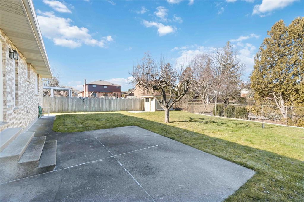 1286 ERROL Road East, Sarnia, Ontario, Canada