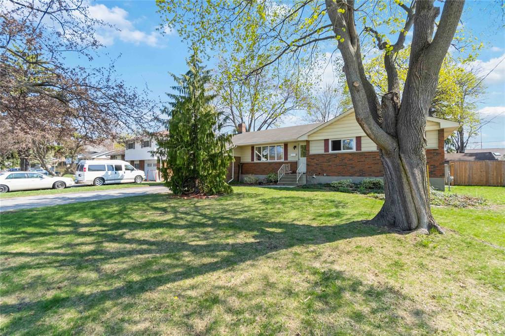 1049 JORDON Drive, Sarnia, Ontario, Canada