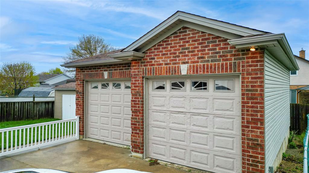 529 TREEWOOD CRES., Sarnia, Ontario, Canada