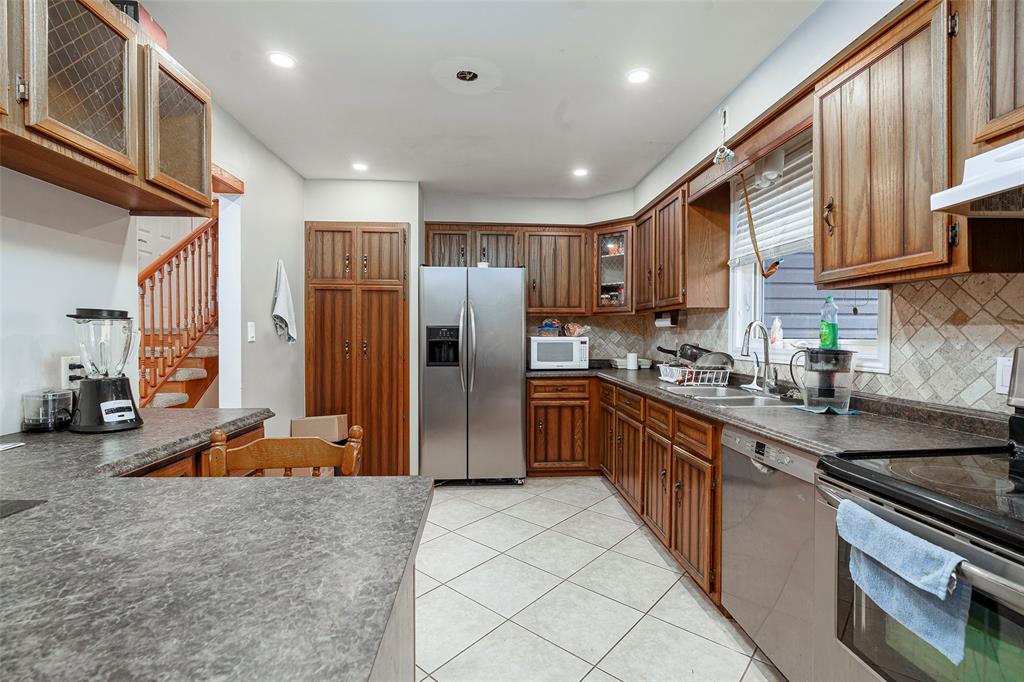 529 TREEWOOD CRES., Sarnia, Ontario, Canada