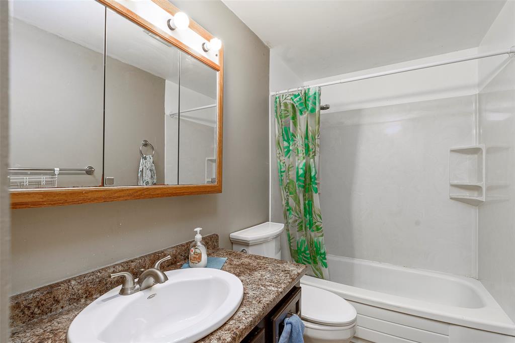 529 TREEWOOD CRES., Sarnia, Ontario, Canada