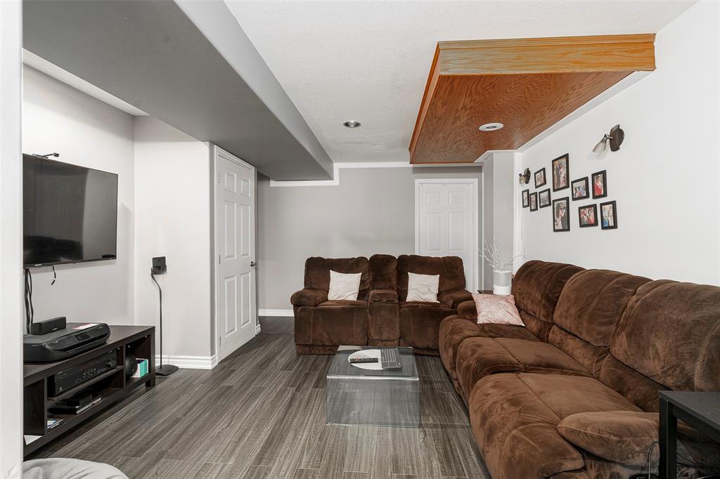 529 TREEWOOD CRES., Sarnia, Ontario, Canada