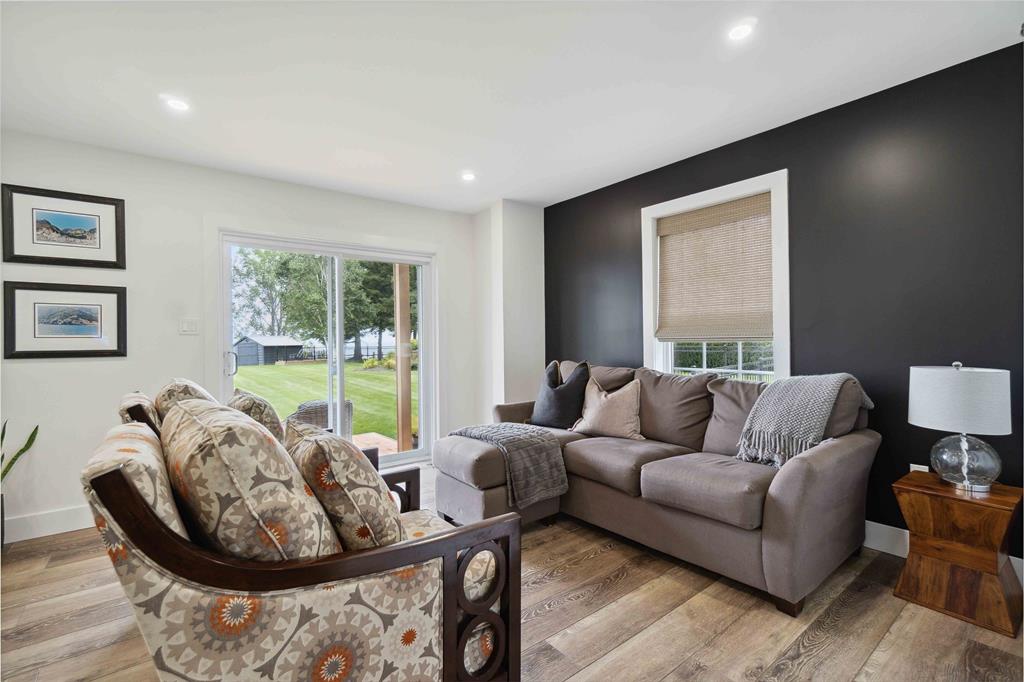 2108 HURON SHORES Drive, Sarnia, Ontario, Canada