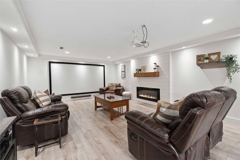 2108 HURON SHORES Drive, Sarnia, Ontario, Canada