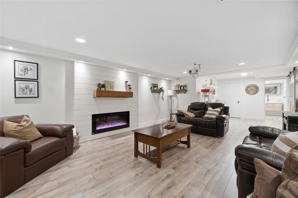2108 HURON SHORES Drive, Sarnia, Ontario, Canada