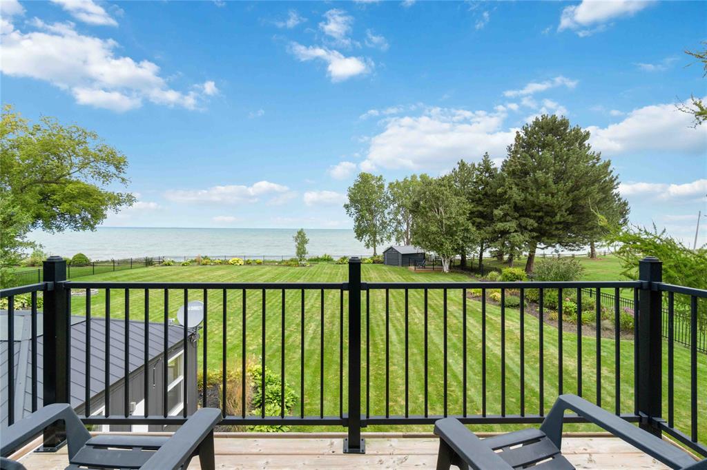 2108 HURON SHORES Drive, Sarnia, Ontario, Canada