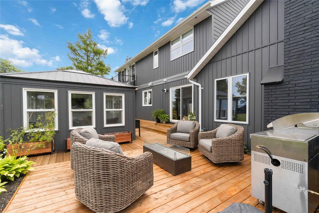 2108 HURON SHORES Drive, Sarnia, Ontario, Canada