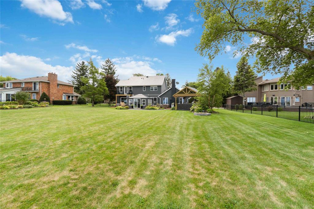 2108 HURON SHORES Drive, Sarnia, Ontario, Canada