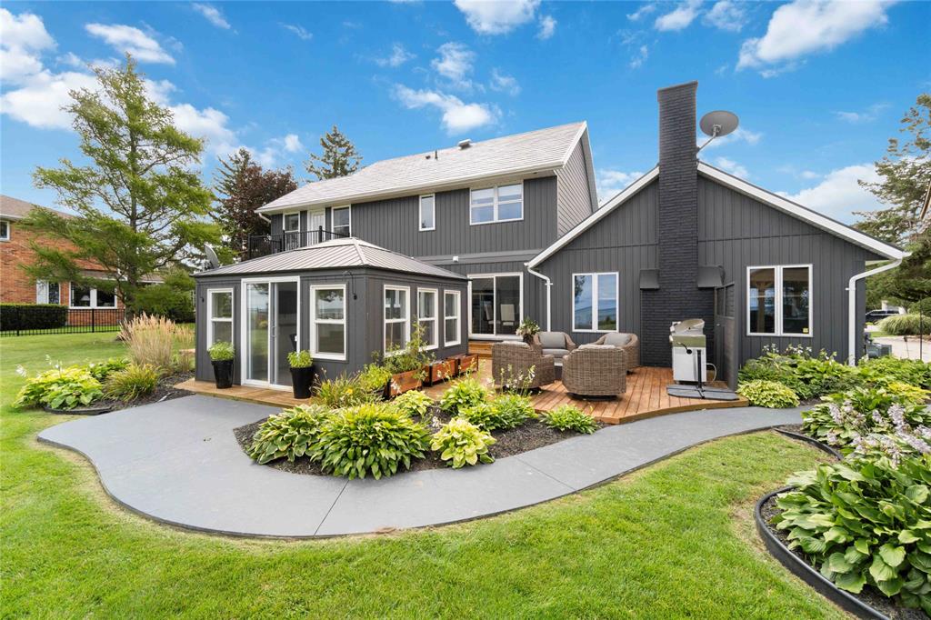 2108 HURON SHORES Drive, Sarnia, Ontario, Canada
