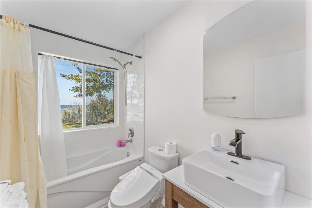 4196 BLUEPOINT Drive, Plympton-Wyoming, Ontario, Canada