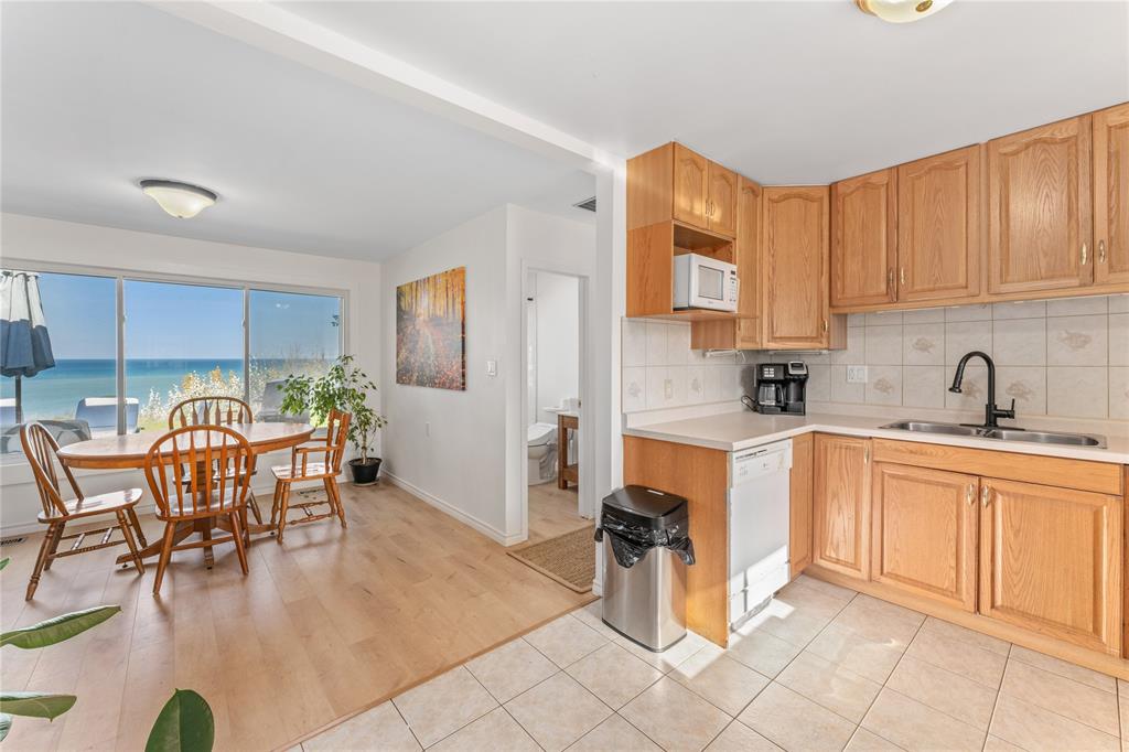 4196 BLUEPOINT Drive, Plympton-Wyoming, Ontario, Canada