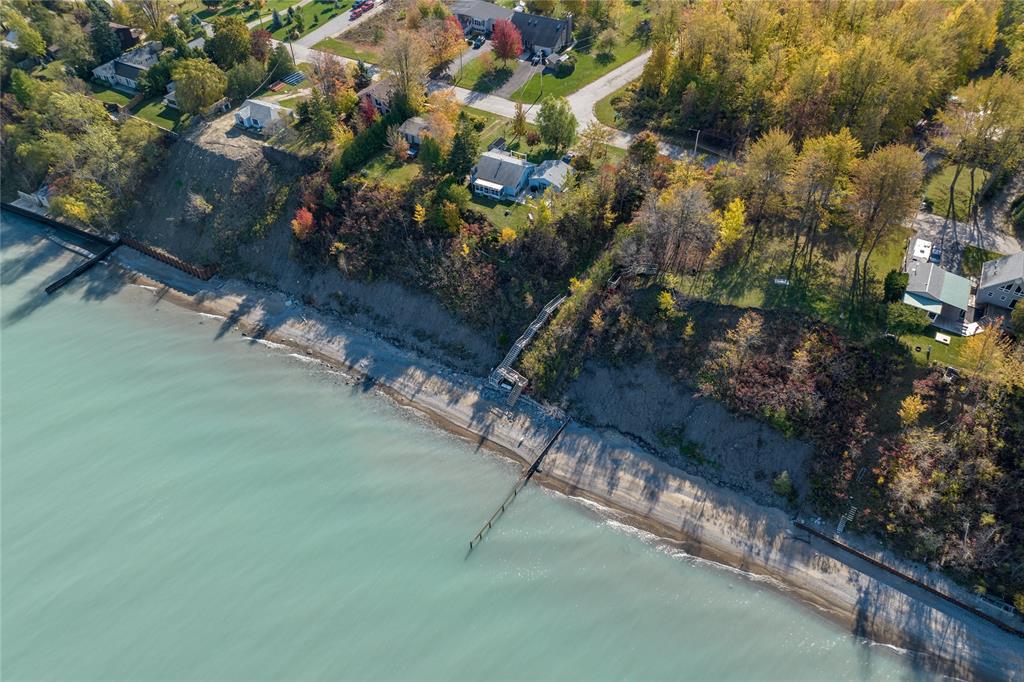 4196 BLUEPOINT Drive, Plympton-Wyoming, Ontario, Canada