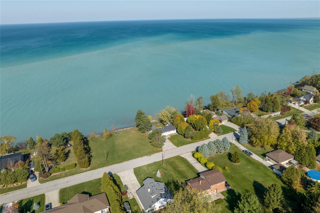 4196 BLUEPOINT Drive, Plympton-Wyoming, Ontario, Canada