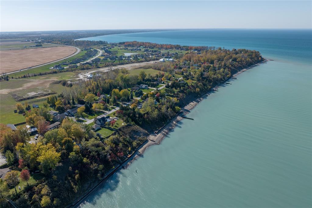 4196 BLUEPOINT Drive, Plympton-Wyoming, Ontario, Canada