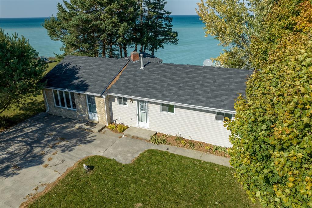 4196 BLUEPOINT Drive, Plympton-Wyoming, Ontario, Canada