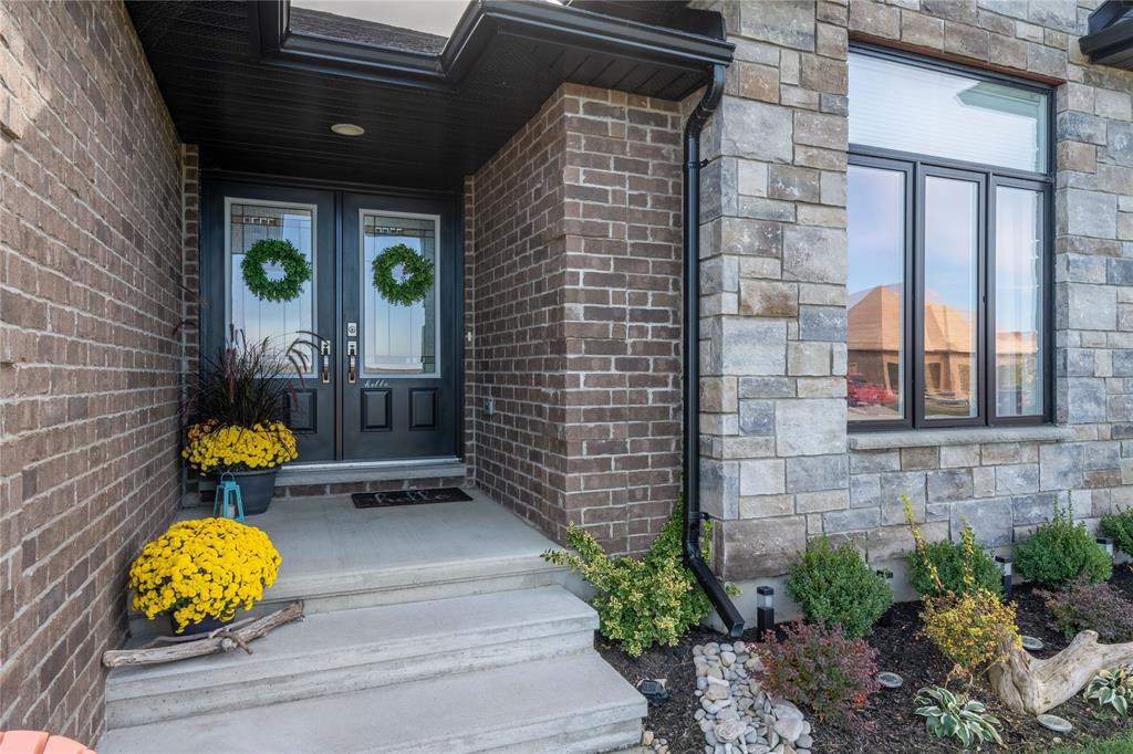 4022 VAN BREE Drive, Plympton-Wyoming, Ontario, Canada