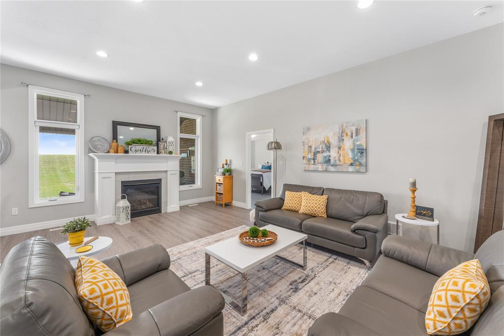 4022 VAN BREE Drive, Plympton-Wyoming, Ontario, Canada