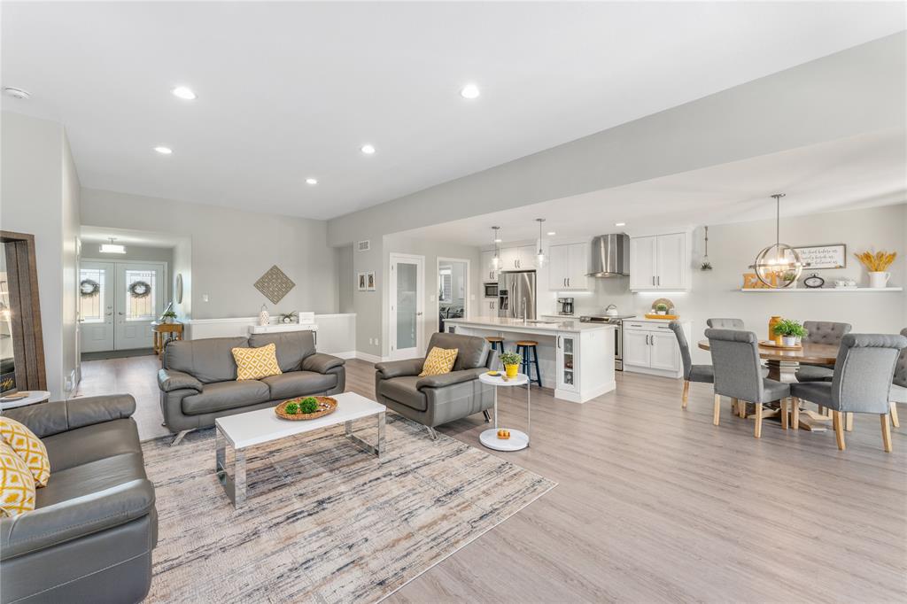 4022 VAN BREE Drive, Plympton-Wyoming, Ontario, Canada