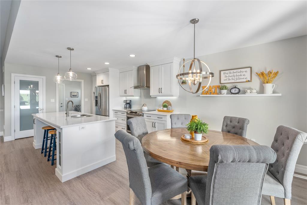 4022 VAN BREE Drive, Plympton-Wyoming, Ontario, Canada